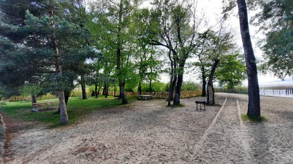 Av. du Port 10, 1545 Chevroux, Suisse